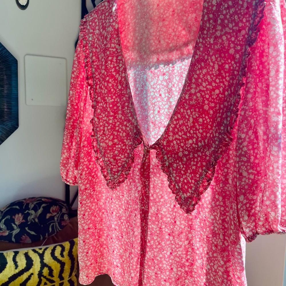 WAYF Amie Blouse, Pink Floral, Puff Sleeve, Oversized Collar